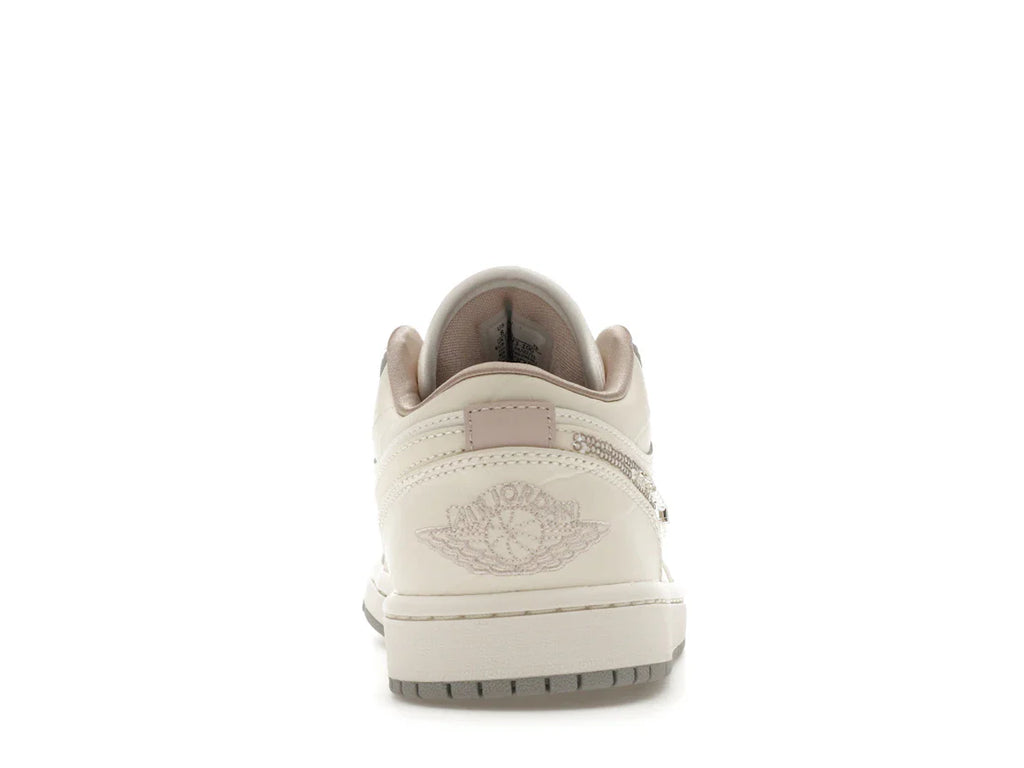 Jordan 1 Low Sail Soft Pearl (Damen)