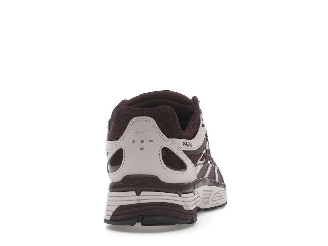 Nike P-6000 Silt Red Burgundy Crush (Damen)