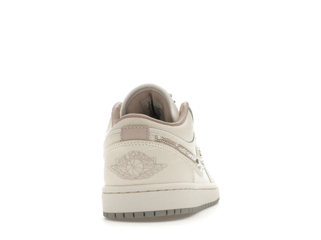 Jordan 1 Low Sail Soft Pearl (Damen)
