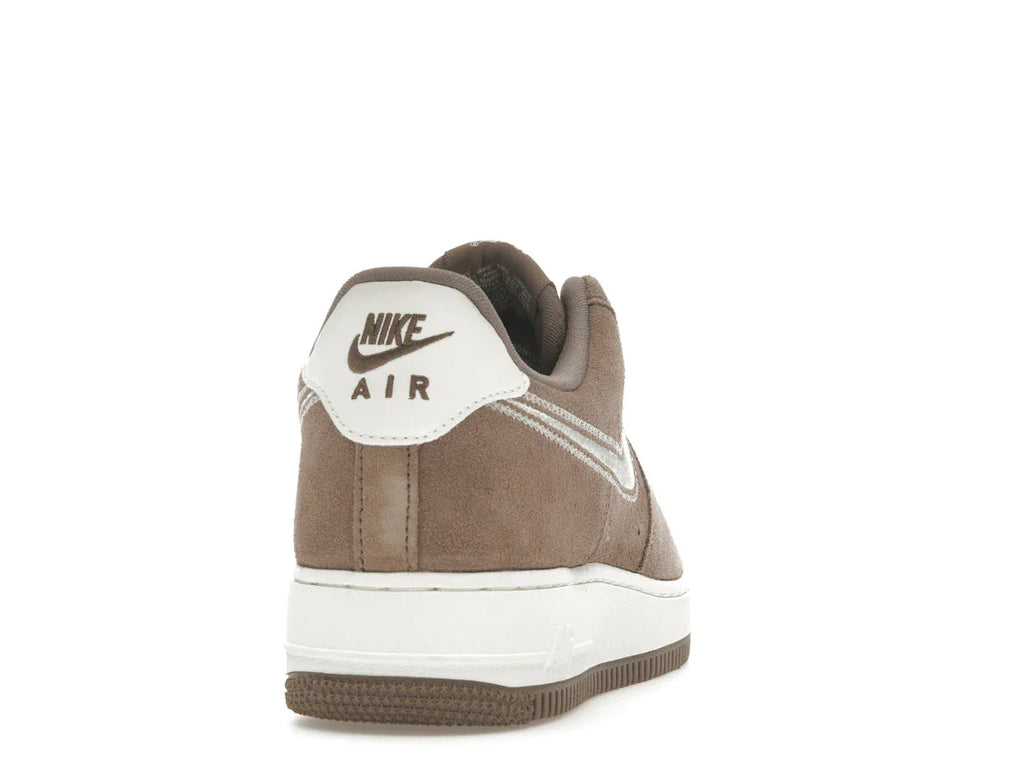 Nike Air Force 1 Low '07 LV8 Mink Brown mit gesticktem Swoosh