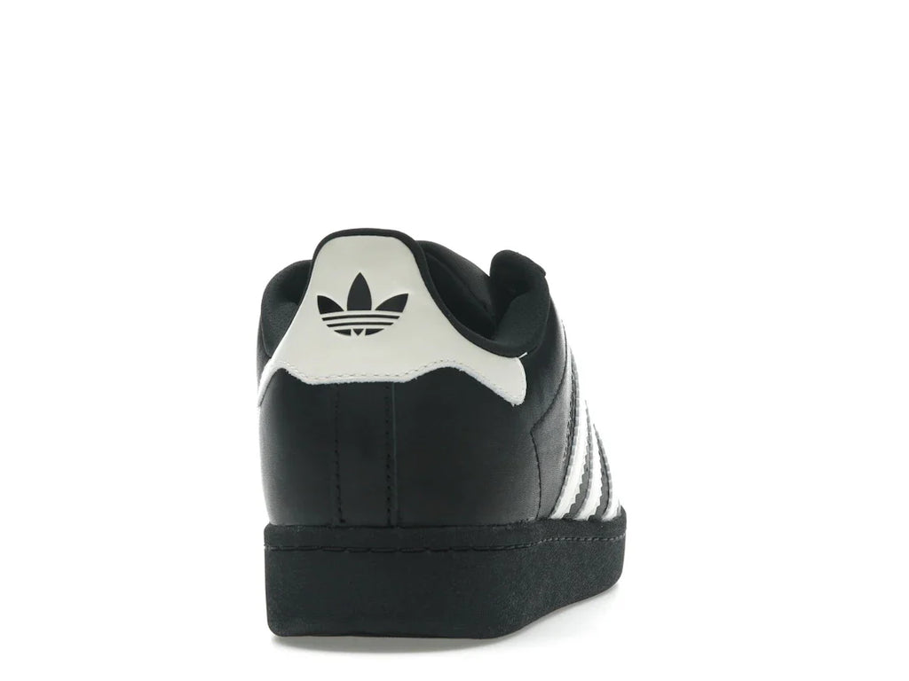 adidas Superstar 92 von Pharrell, Schwarz/Weiß