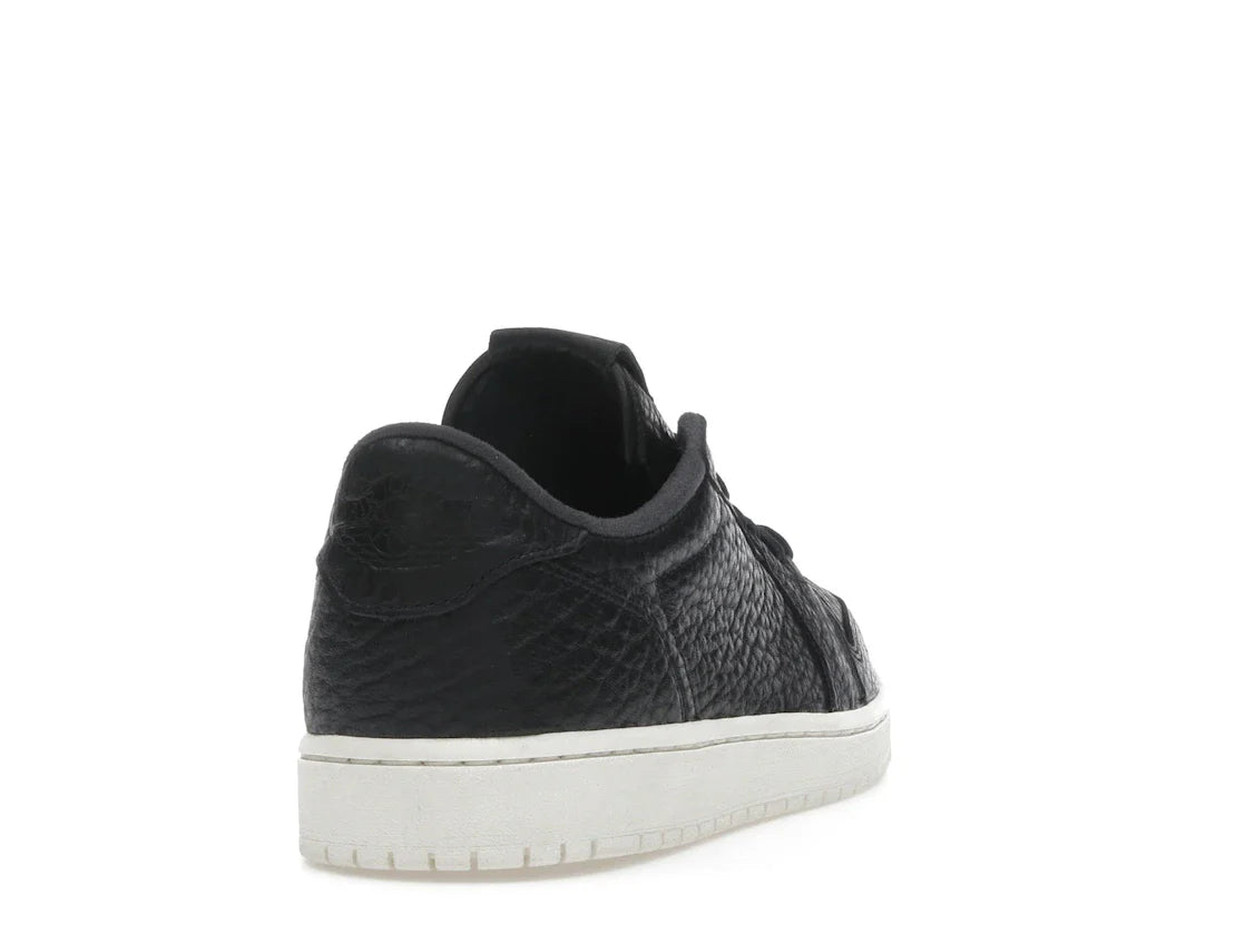 Jordan 1 Retro Low Swooshless Schwarz (2025)