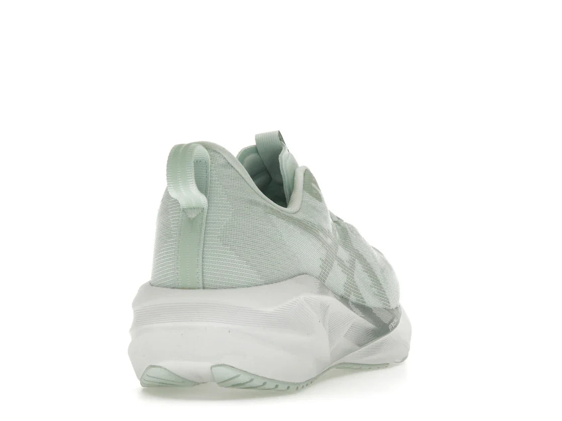 ASICS Novablast 5 Pure Aqua Seal Grau