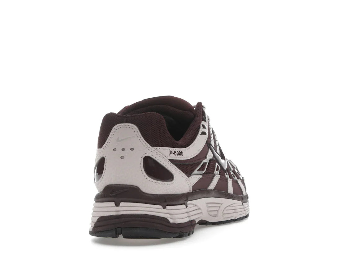 Nike P-6000 Silt Red Burgundy Crush (Damen)