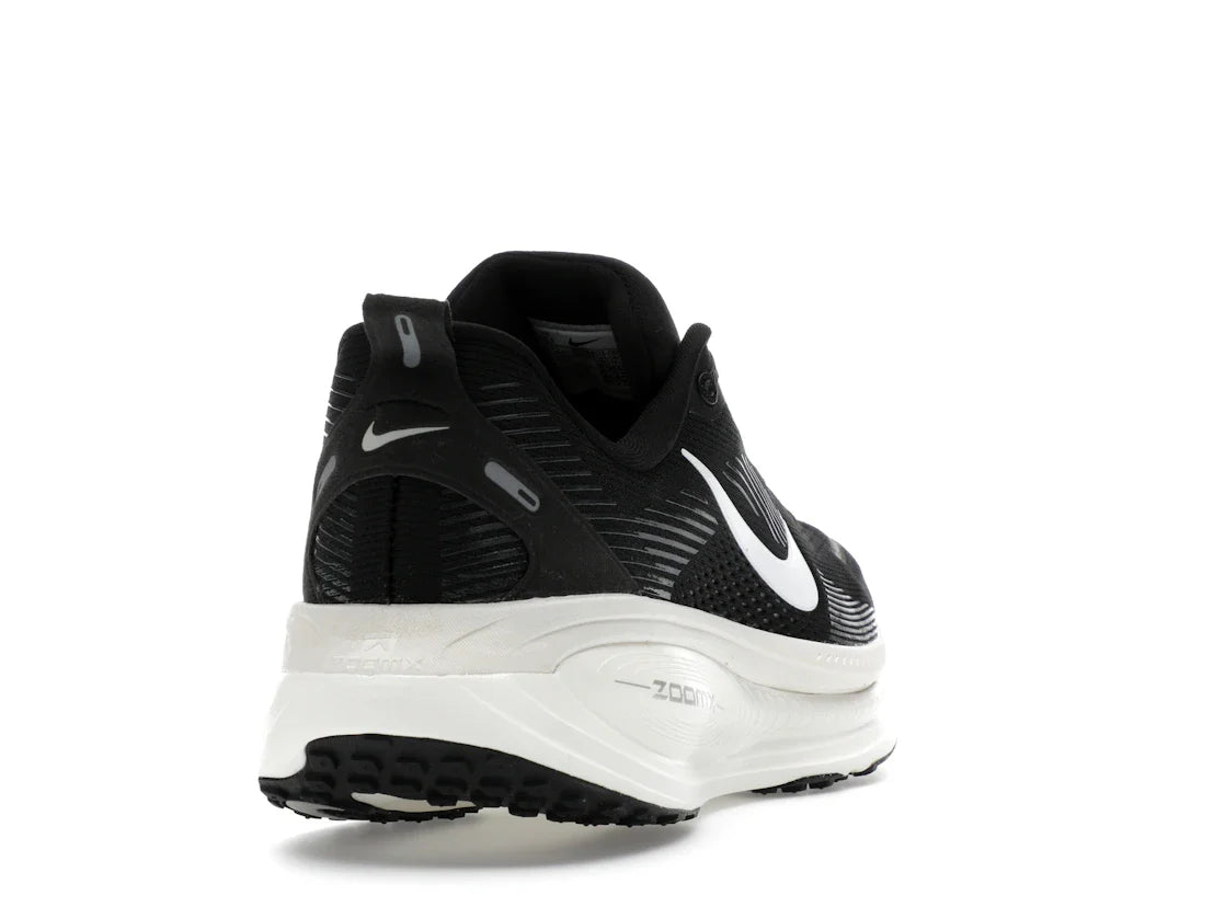 Nike Vomero 18 Schwarz, Kokosmilch, Hellgrau, Weiß
