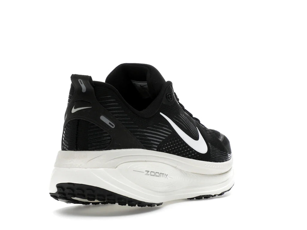 Nike Vomero 18 Schwarz, Kokosmilch, Hellgrau, Weiß