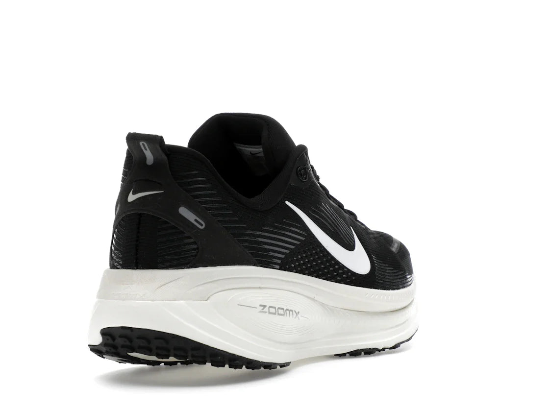 Nike Vomero 18 Schwarz, Kokosmilch, Hellgrau, Weiß