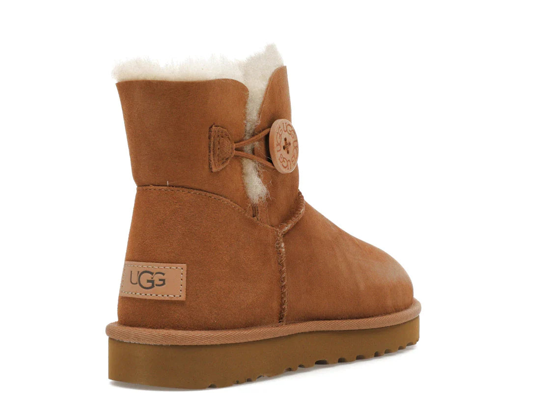 UGG Mini Bailey Button II Kastanie (Damen)