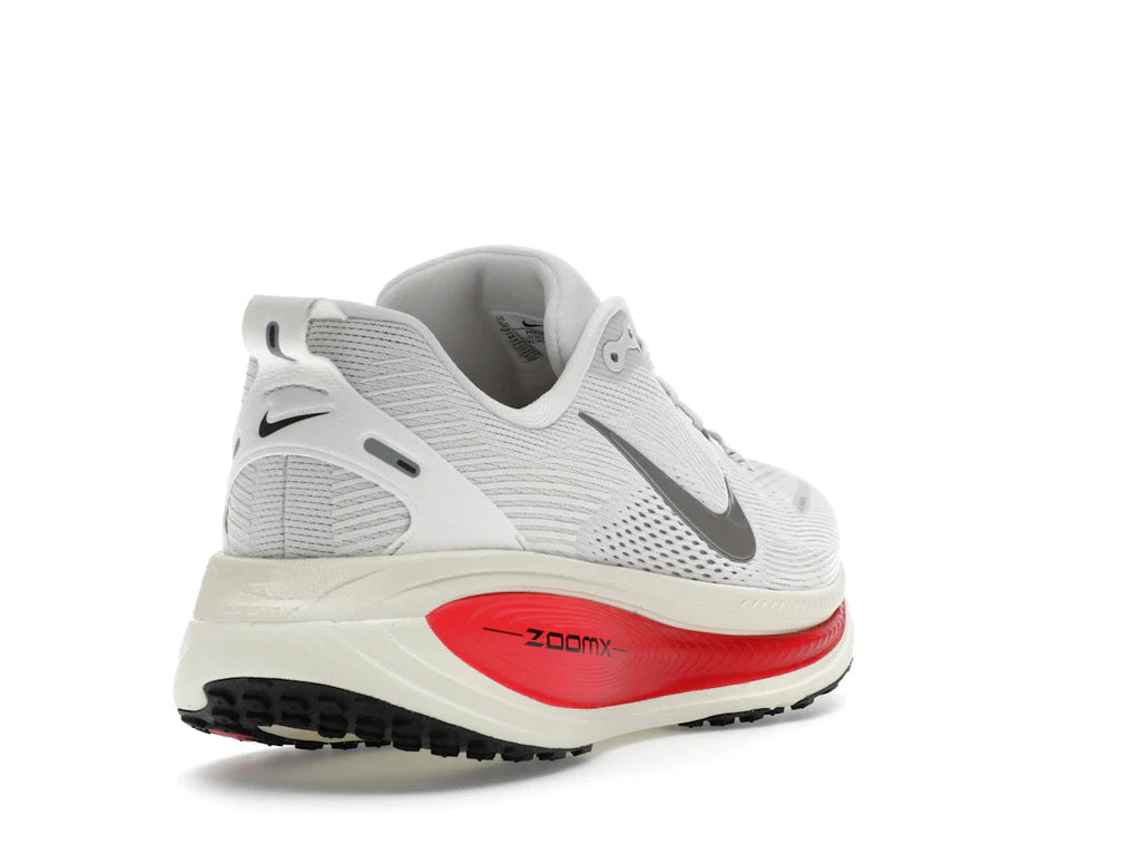Nike Vomero 18 Platinum Tint Siren Red Light Smoke Gray Metallic Pewter