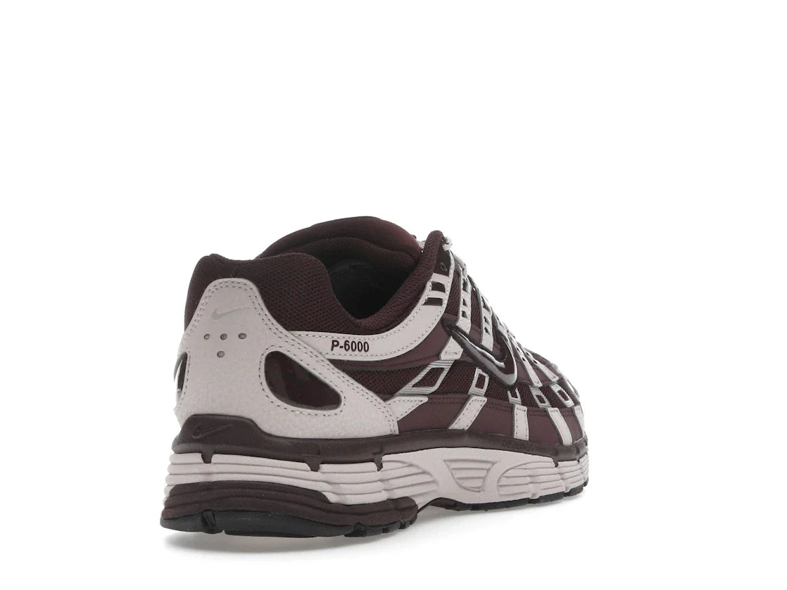 Nike P-6000 Silt Red Burgundy Crush (Damen)