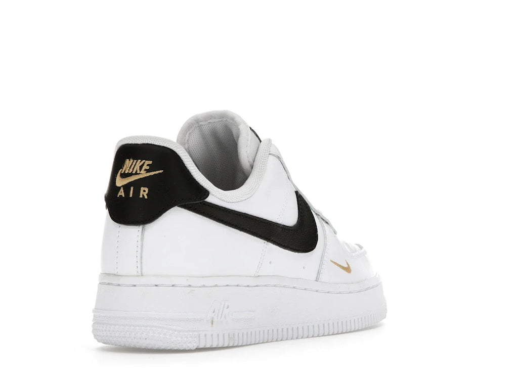 Nike Air Force 1 Low '07 Essential Weiß Schwarz Gold Mini Swoosh (Damen)
