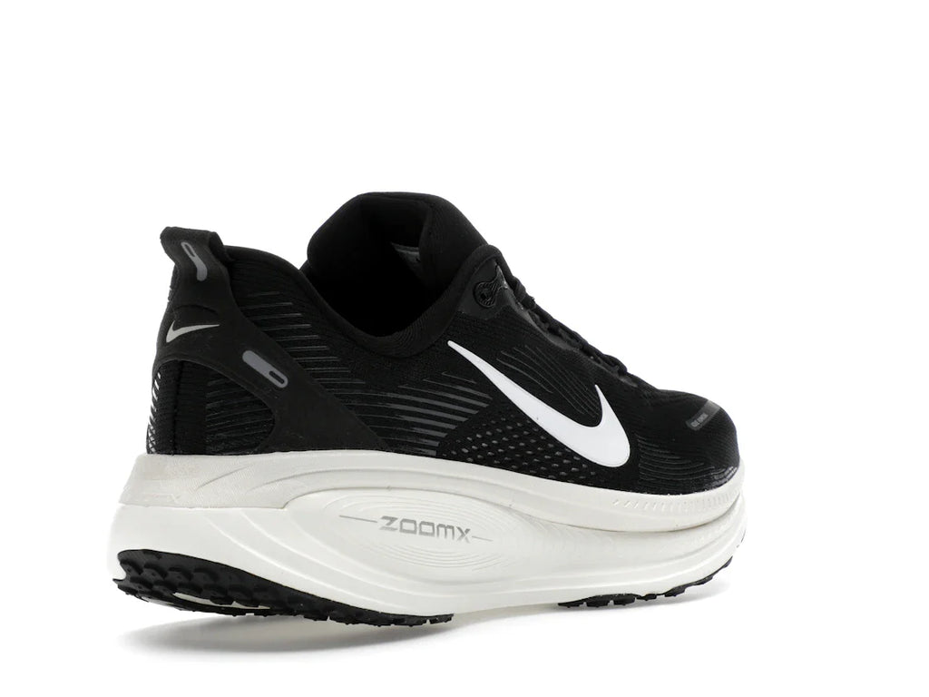 Nike Vomero 18 Schwarz, Kokosmilch, Hellgrau, Weiß