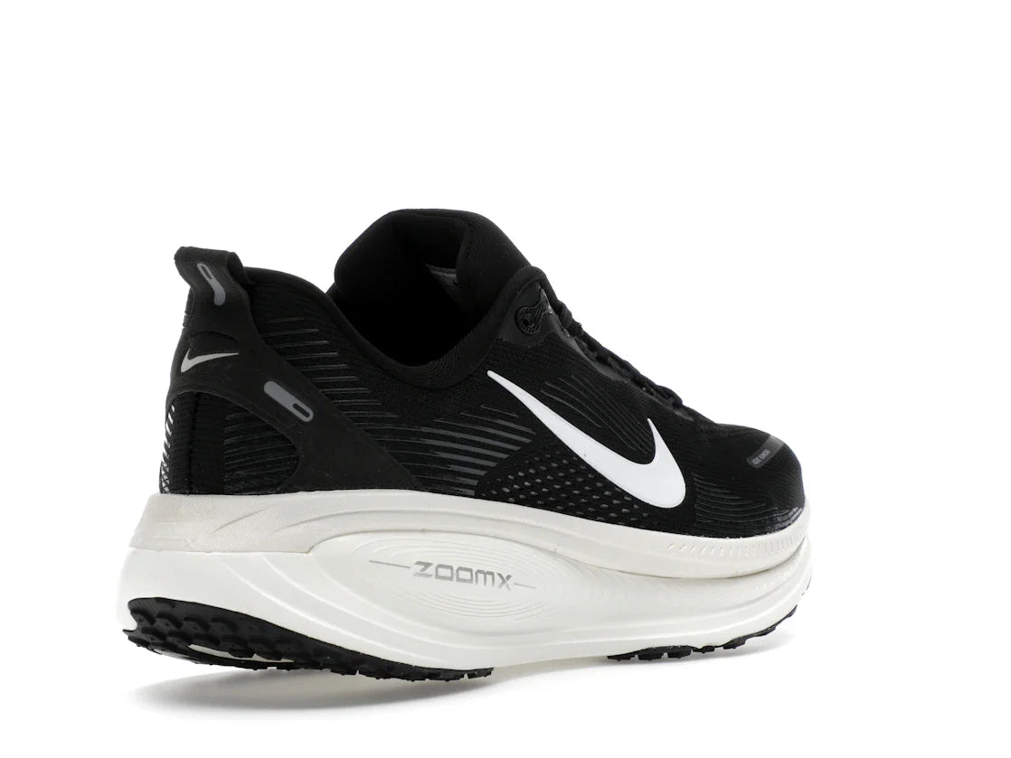 Nike Vomero 18 Schwarz, Kokosmilch, Hellgrau, Weiß