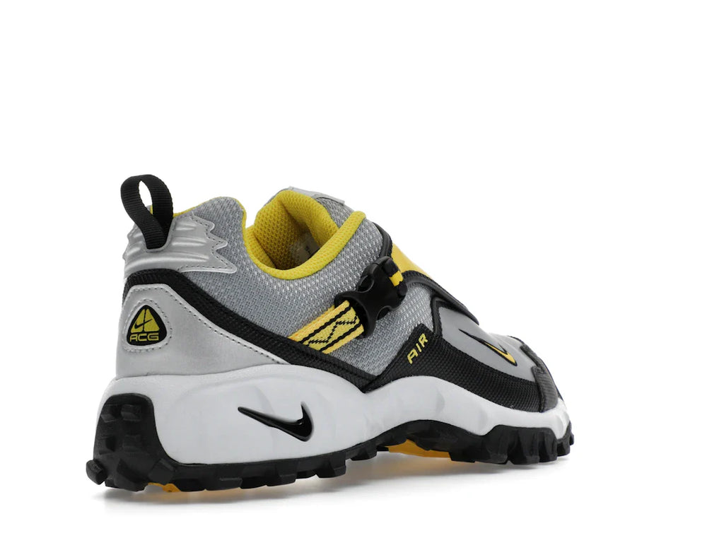 Nike ACG Phassad Yellow Zest Metallic Silver