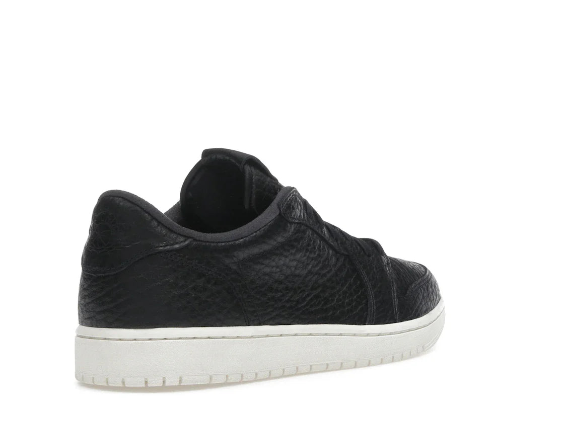 Jordan 1 Retro Low Swooshless Schwarz (2025)