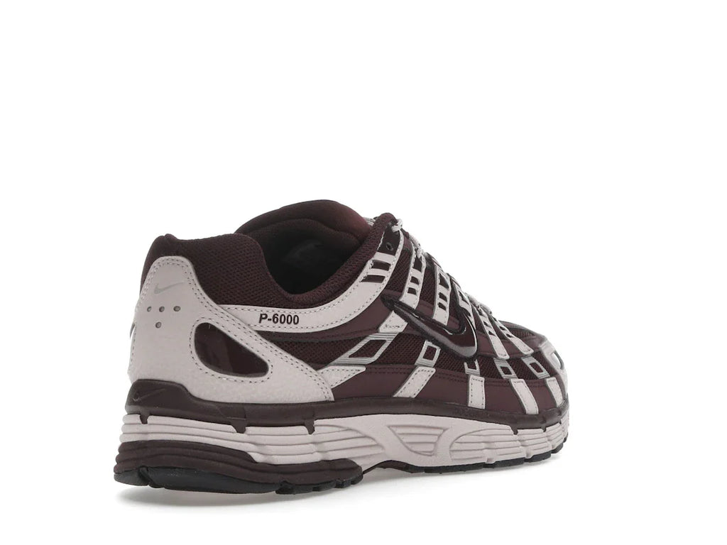 Nike P-6000 Silt Red Burgundy Crush (Damen)