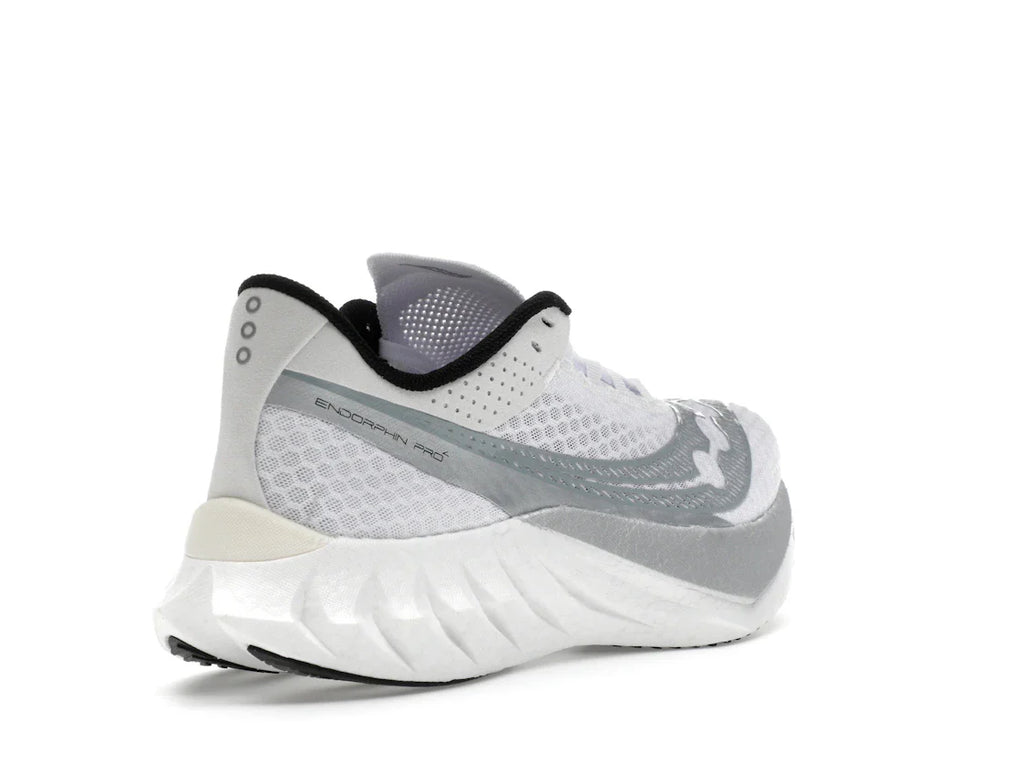 Saucony Endorphin Pro 4 Weiß Silber