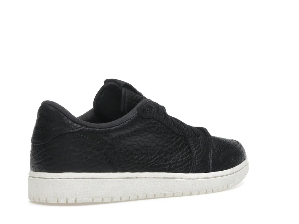 Jordan 1 Retro Low Swooshless Schwarz (2025)