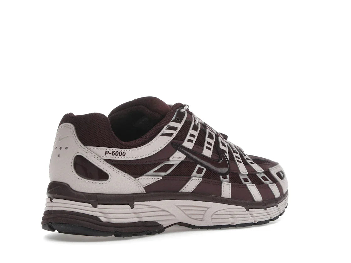 Nike P-6000 Silt Red Burgundy Crush (Damen)