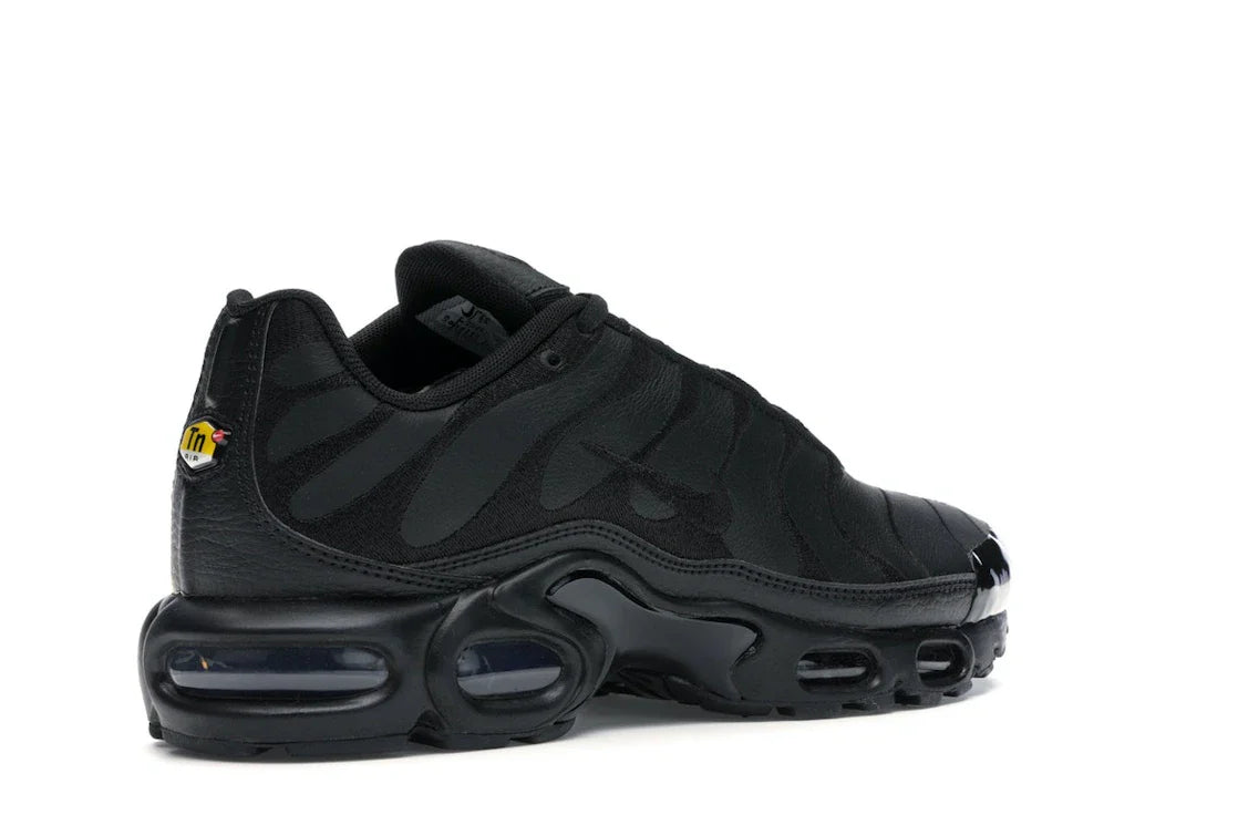 Nike Air Max Plus Triple Black Leather