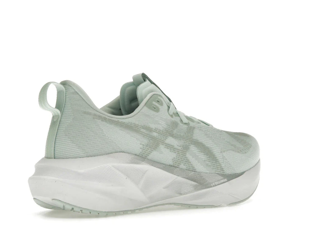 ASICS Novablast 5 Pure Aqua Seal Grau