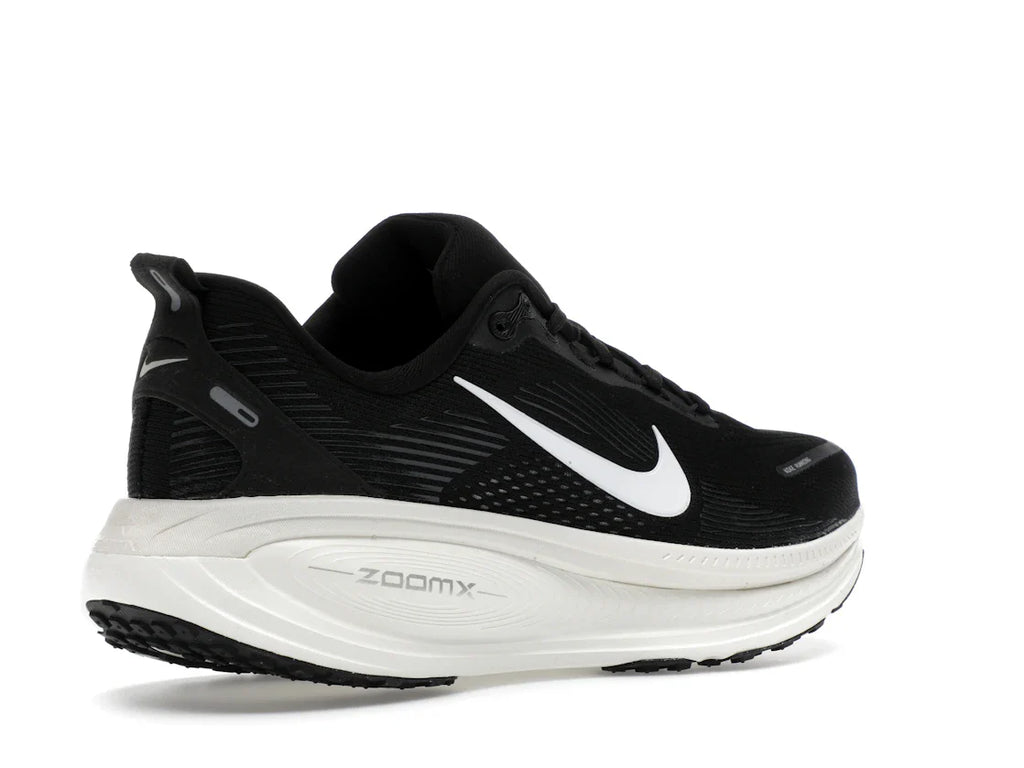 Nike Vomero 18 Schwarz, Kokosmilch, Hellgrau, Weiß