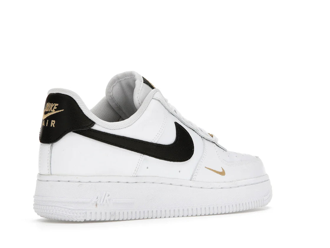 Nike Air Force 1 Low '07 Essential Weiß Schwarz Gold Mini Swoosh (Damen)