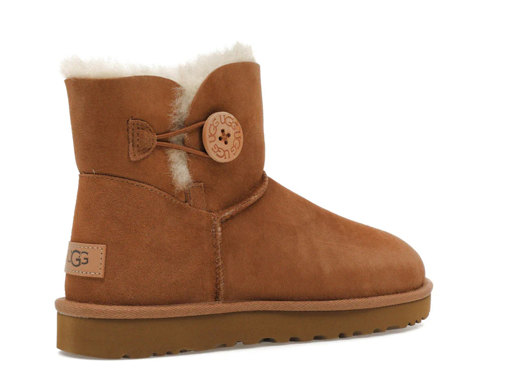 UGG Mini Bailey Button II Kastanie (Damen)