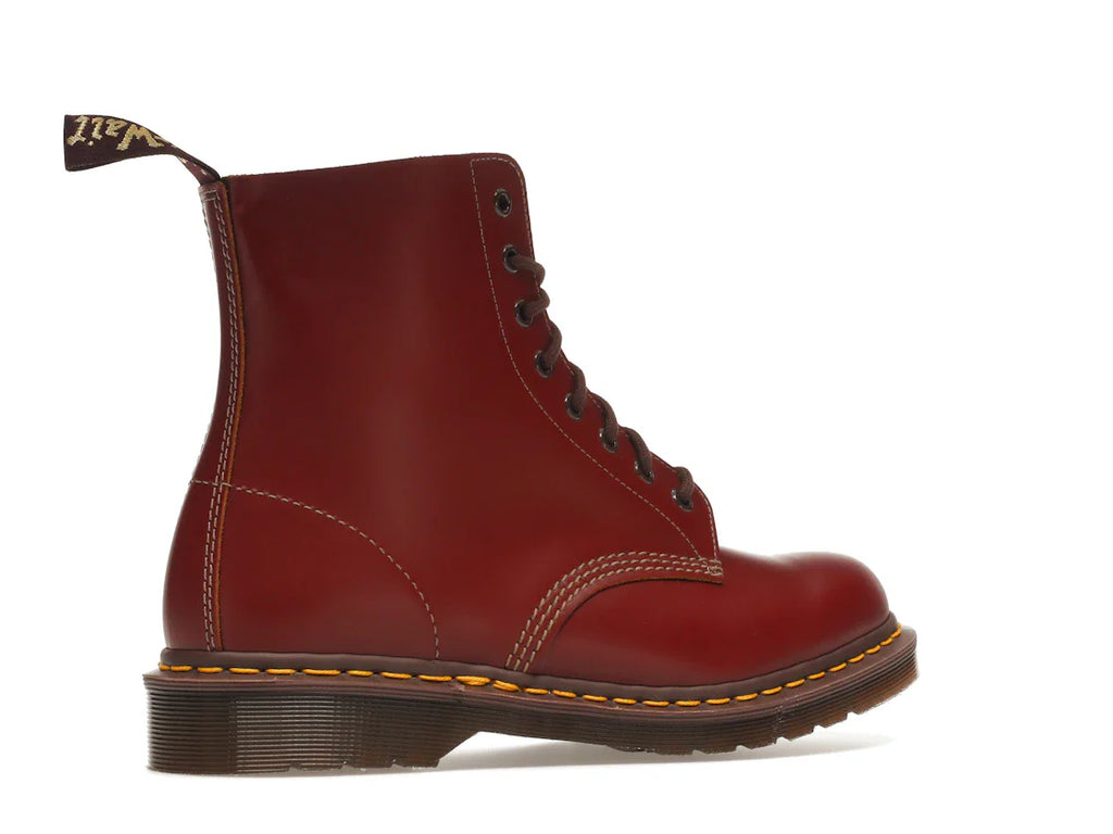 Dr. Martens 1460 Vintage Schnürstiefel, hergestellt in England, oxbloodfarben, Quilon