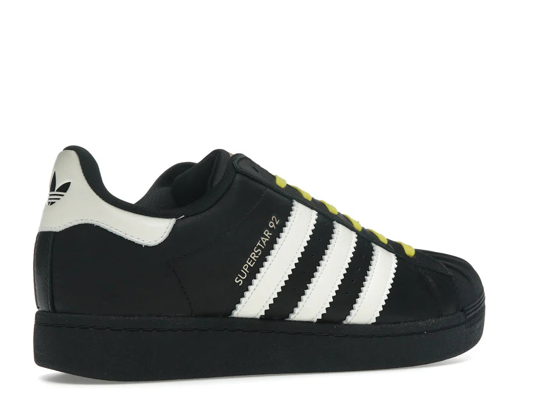adidas Superstar 92 von Pharrell, Schwarz/Weiß