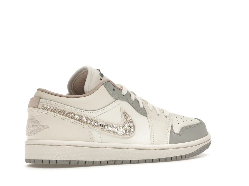 Jordan 1 Low Sail Soft Pearl (Damen)