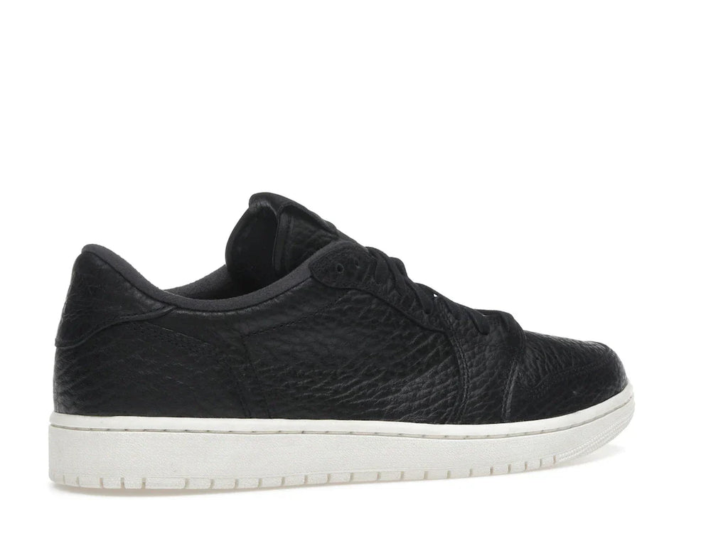 Jordan 1 Retro Low Swooshless Schwarz (2025)