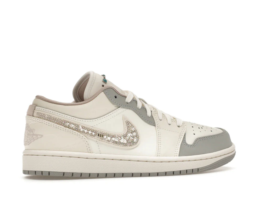 Jordan 1 Low Sail Soft Pearl (Damen)