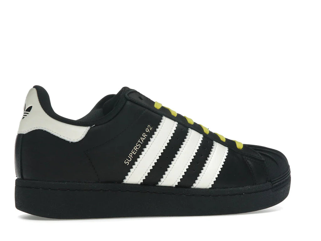 adidas Superstar 92 von Pharrell, Schwarz/Weiß