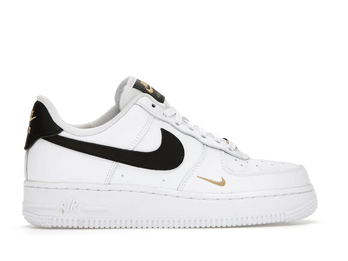 Nike Air Force 1 Low '07 Essential Weiß Schwarz Gold Mini Swoosh (Damen)