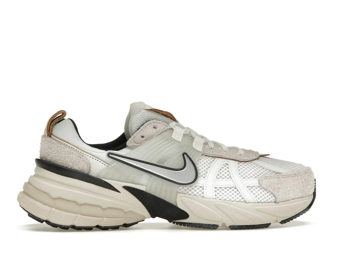 Nike V2K Run Summit White Light Orewood Brown (Damen)