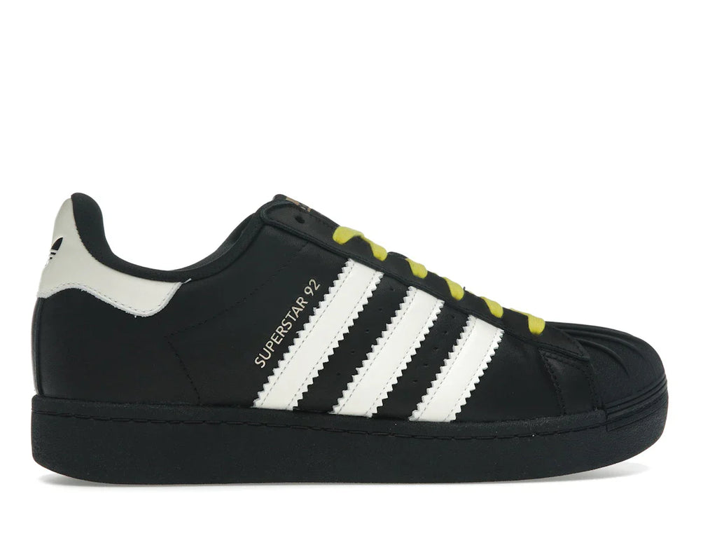 adidas Superstar 92 von Pharrell, Schwarz/Weiß